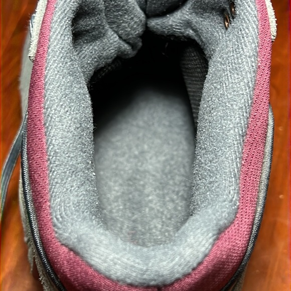 Lands End woman’s Leather/Suede Water-Proof Hiking Boots Size 7.5B - Picture 8 of 10